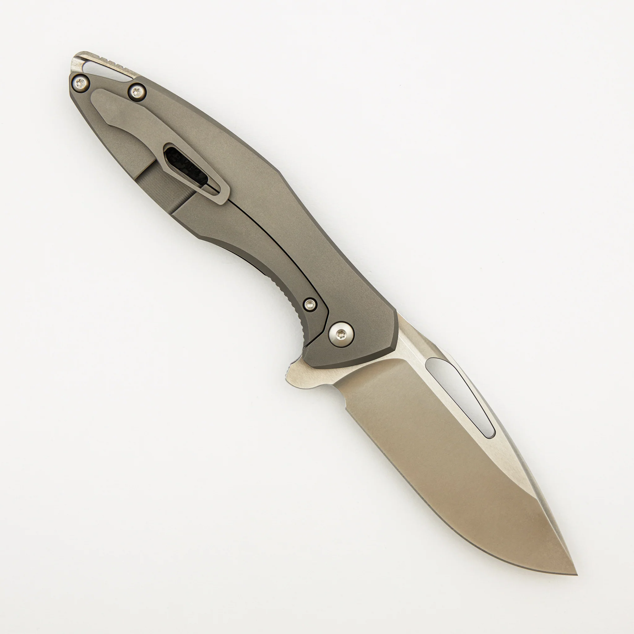 Arius - Brightwashed W/ Polished Flats M390 Blade - Smooth Carbon Fiber Handle - Image 2