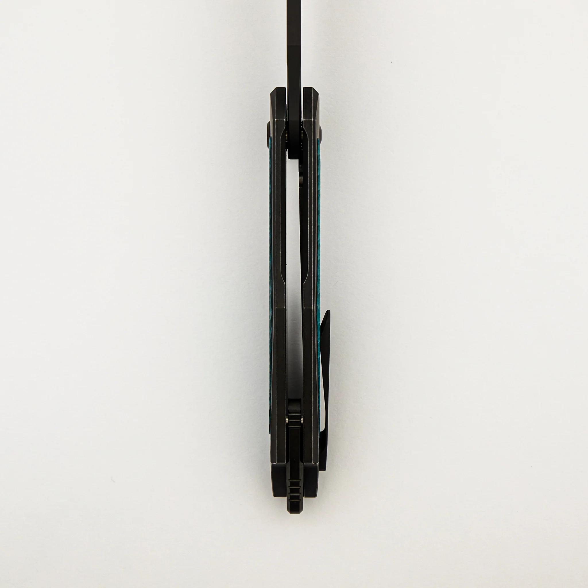 Arius - Smooth Black Titanium Handle - Aqua Teal Twill Inlay - Black Hardware - Matte DLC M390 Blade - Image 7