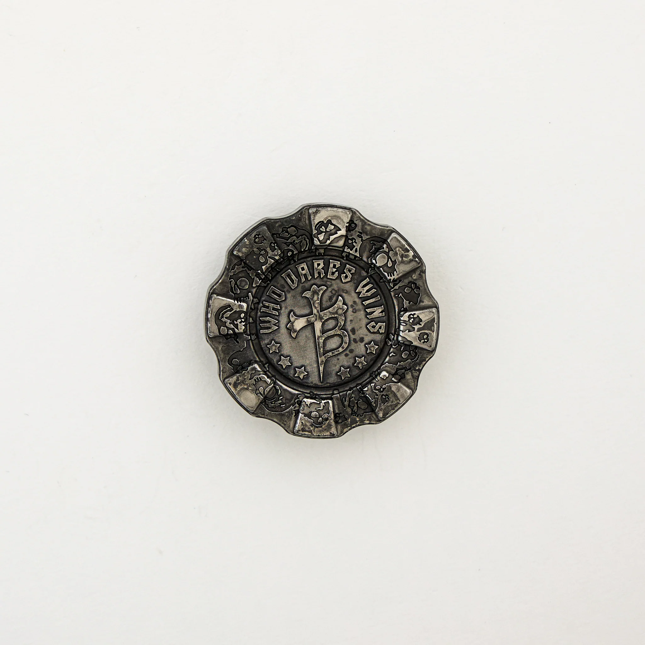 Borka Blades Collaboration 3D Skull Poker Chip - Steel/Silver - Image 2