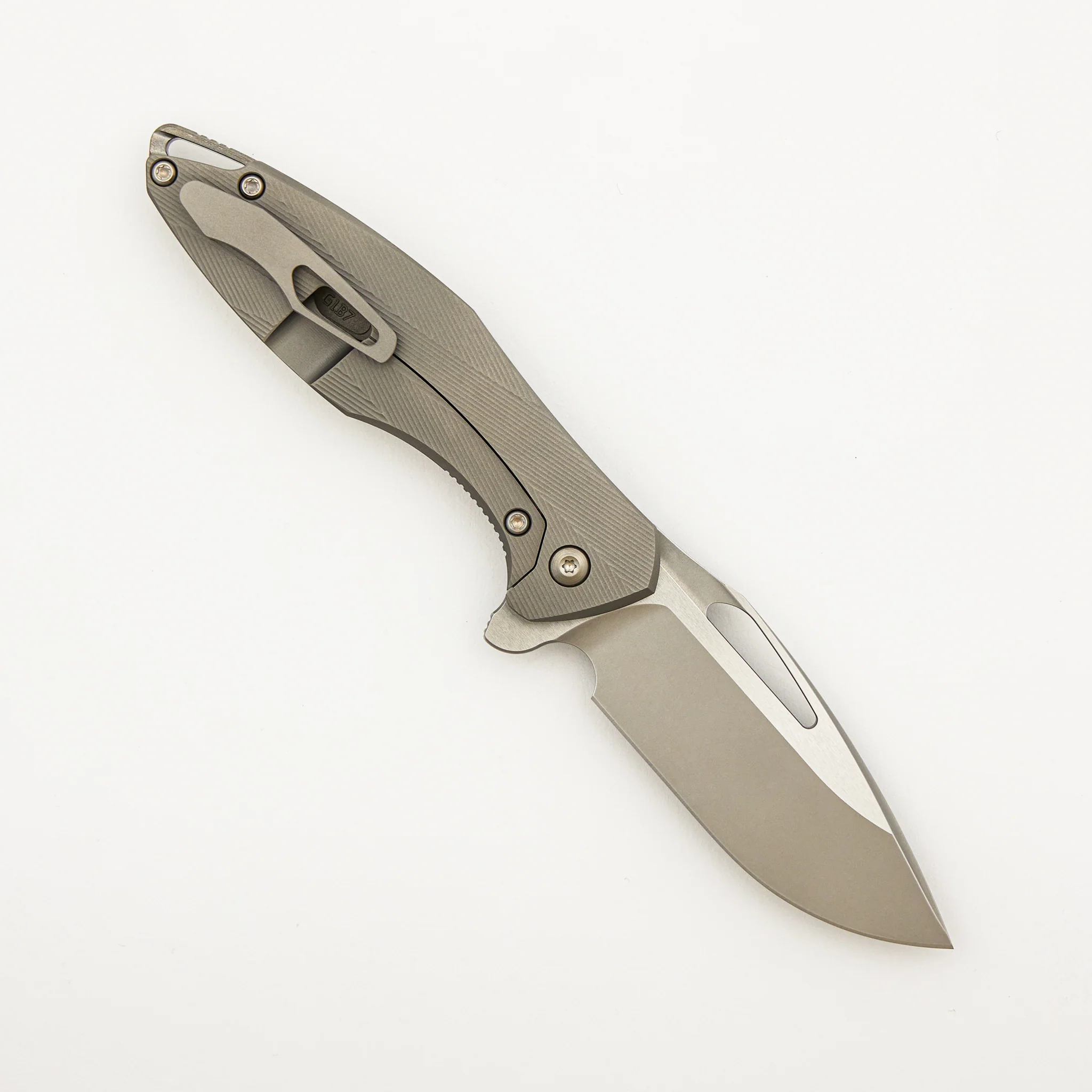 Mini Arius - Patterned Titanium Handle - Silver Hardware - Burnished W/ Polished Flats M390 Blade - Image 2