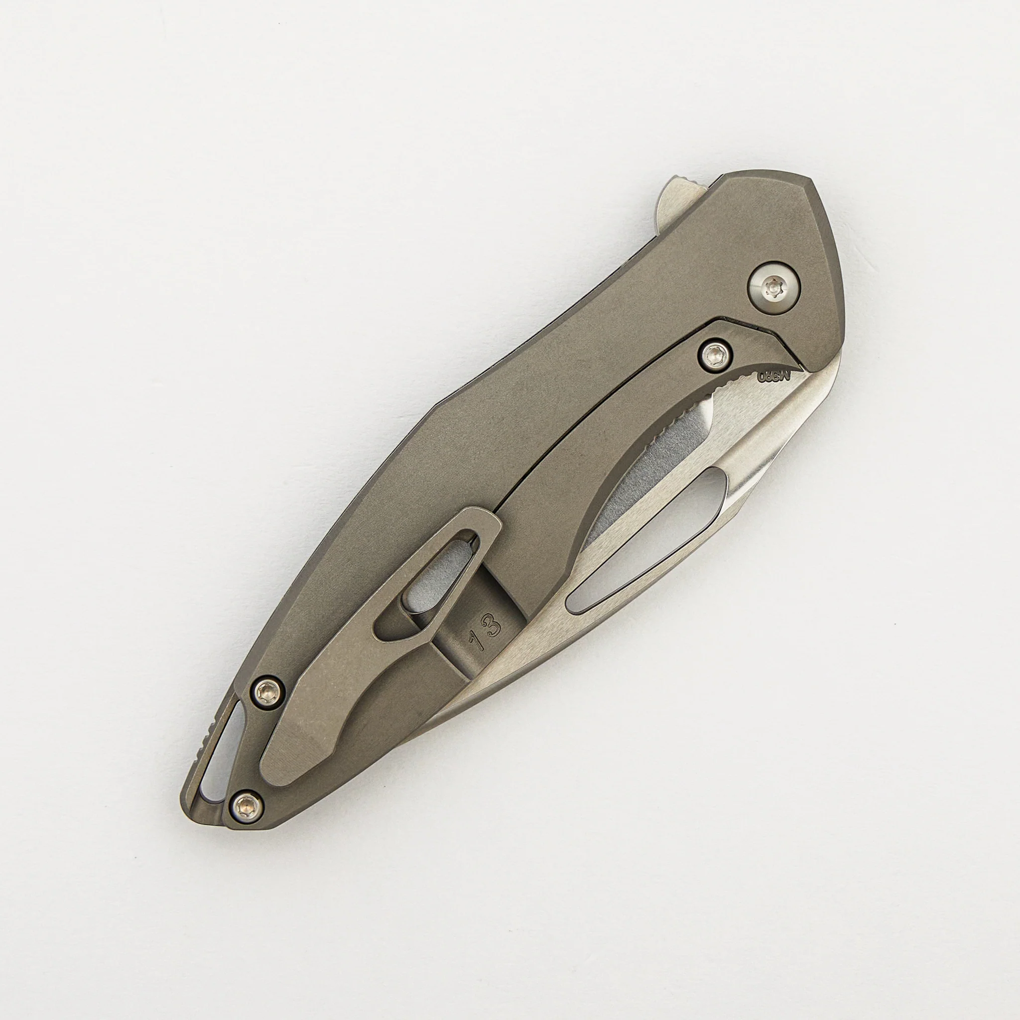 Mini Arius - Smooth White CarboTi Handle - Brightwashed W/ Polished Flats M390 Blade - Image 4