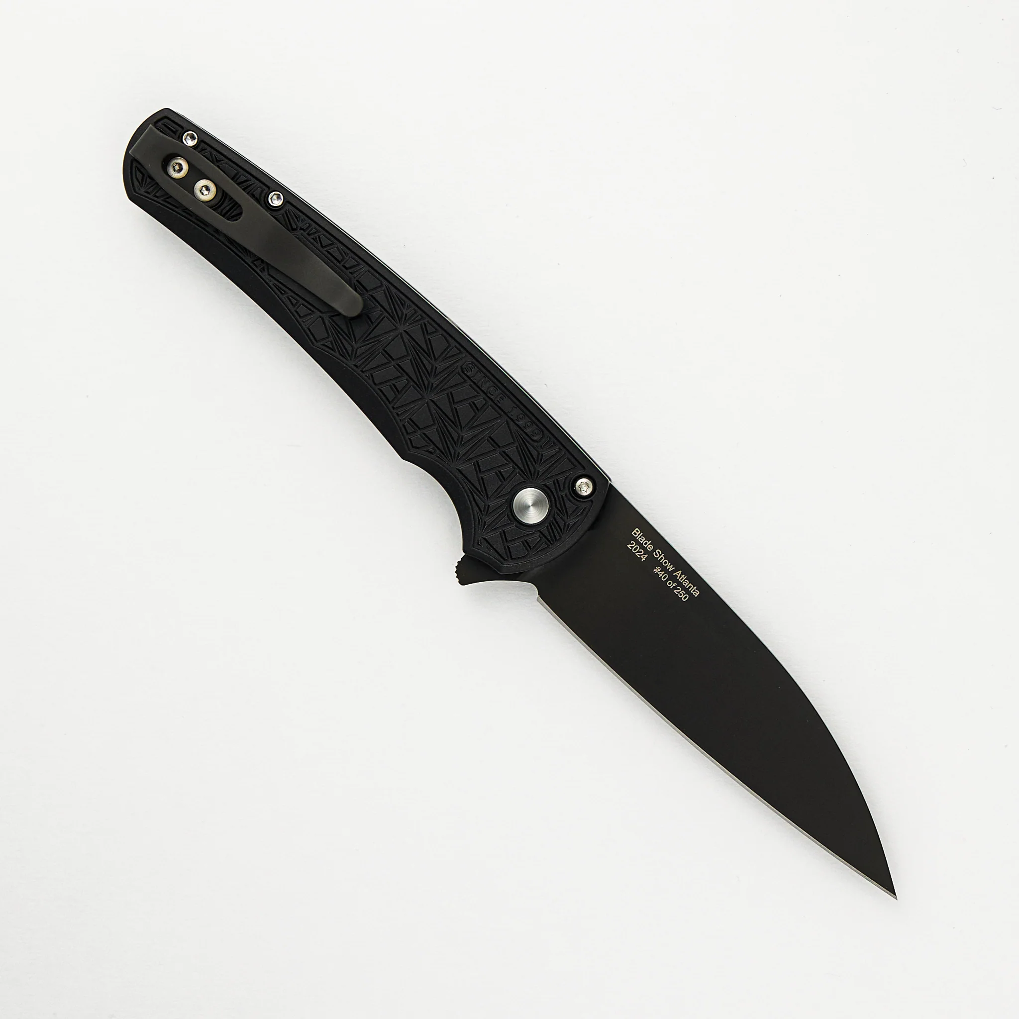 Malibu Flipper - Blade Show ATL 2024 - Black Handle W/ Nexus/Since 1999 Texture, MOP Button, DLC MagnaCut Wharncliffe Blade - Image 2