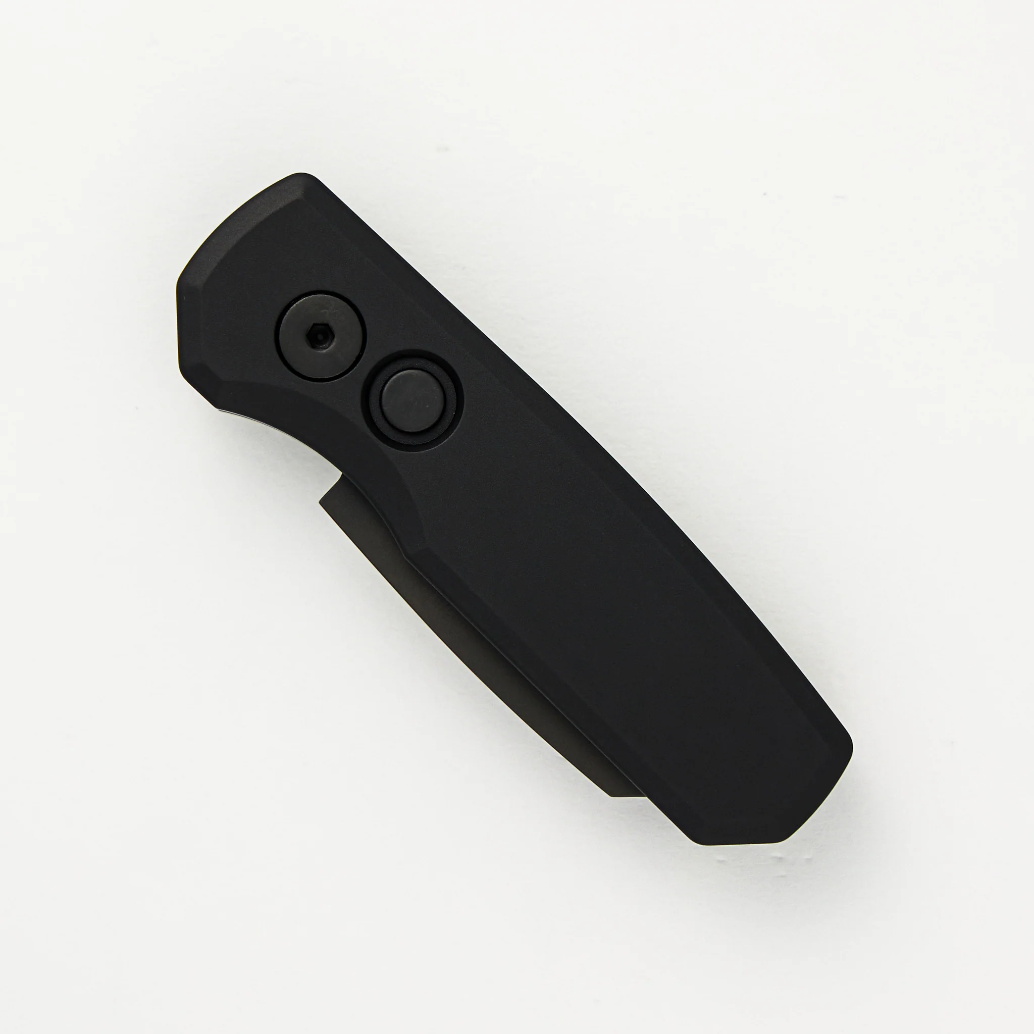 Runt 5 – Smooth Black Aluminum Handle – DLC Black Magnacut Reverse Tanto Blade – R5403 - Image 3