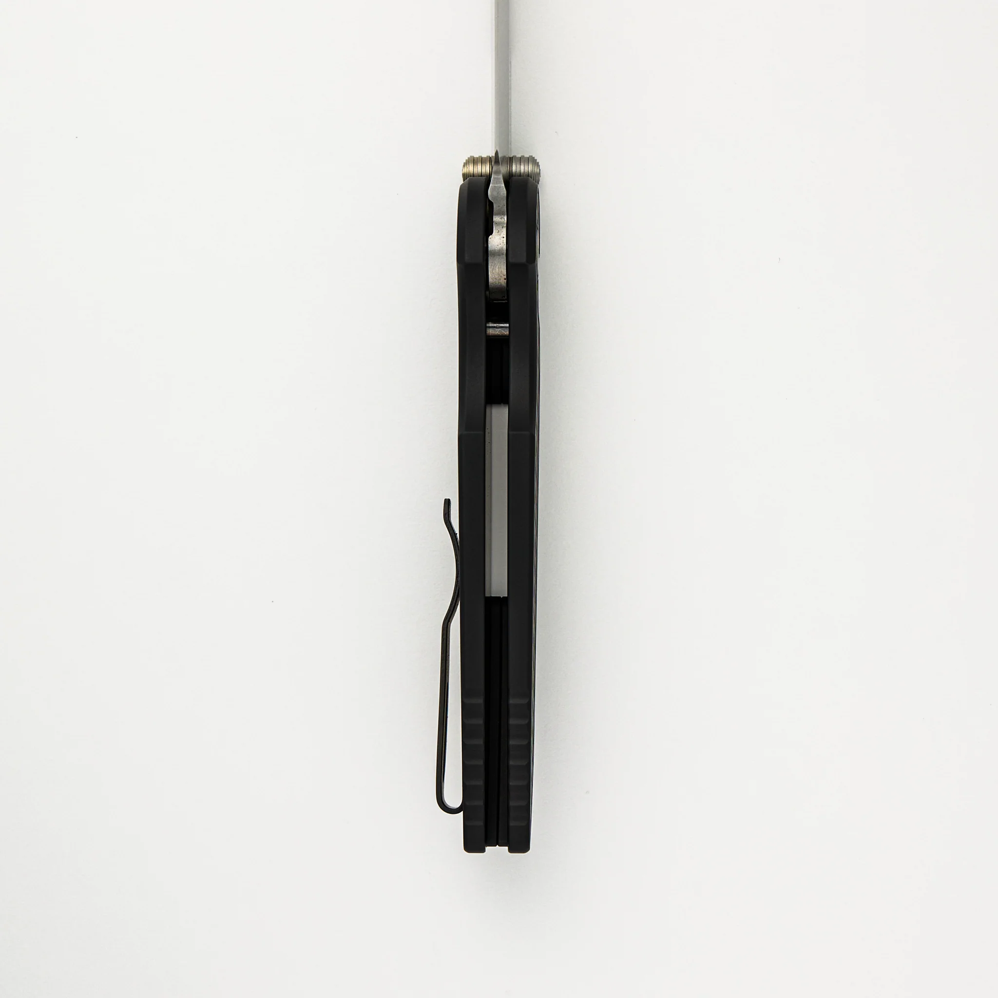 TR-3 Integrity - "Reptile" Textured Black Handle - S35VN Blade - INT105-REPTILE - Image 6