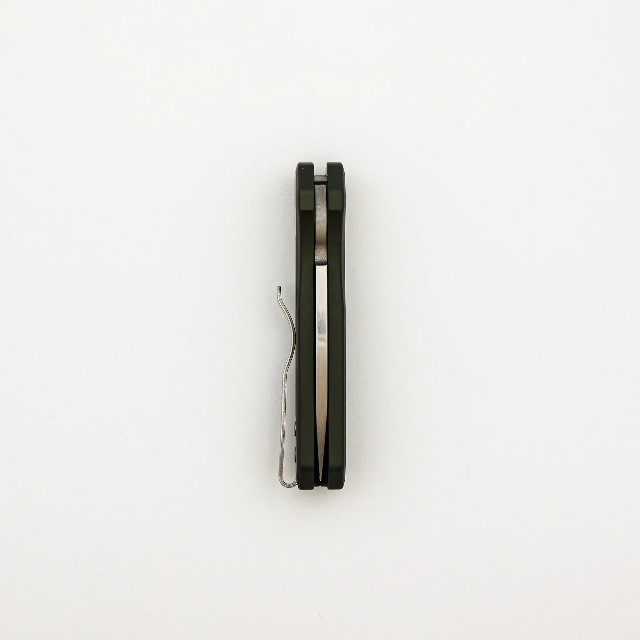 Runt 5 - R5300-LTD Green - Smooth Green Handle - Machine Satin MagnaCut Wharncliffe Blade - Pearl Button - Image 5