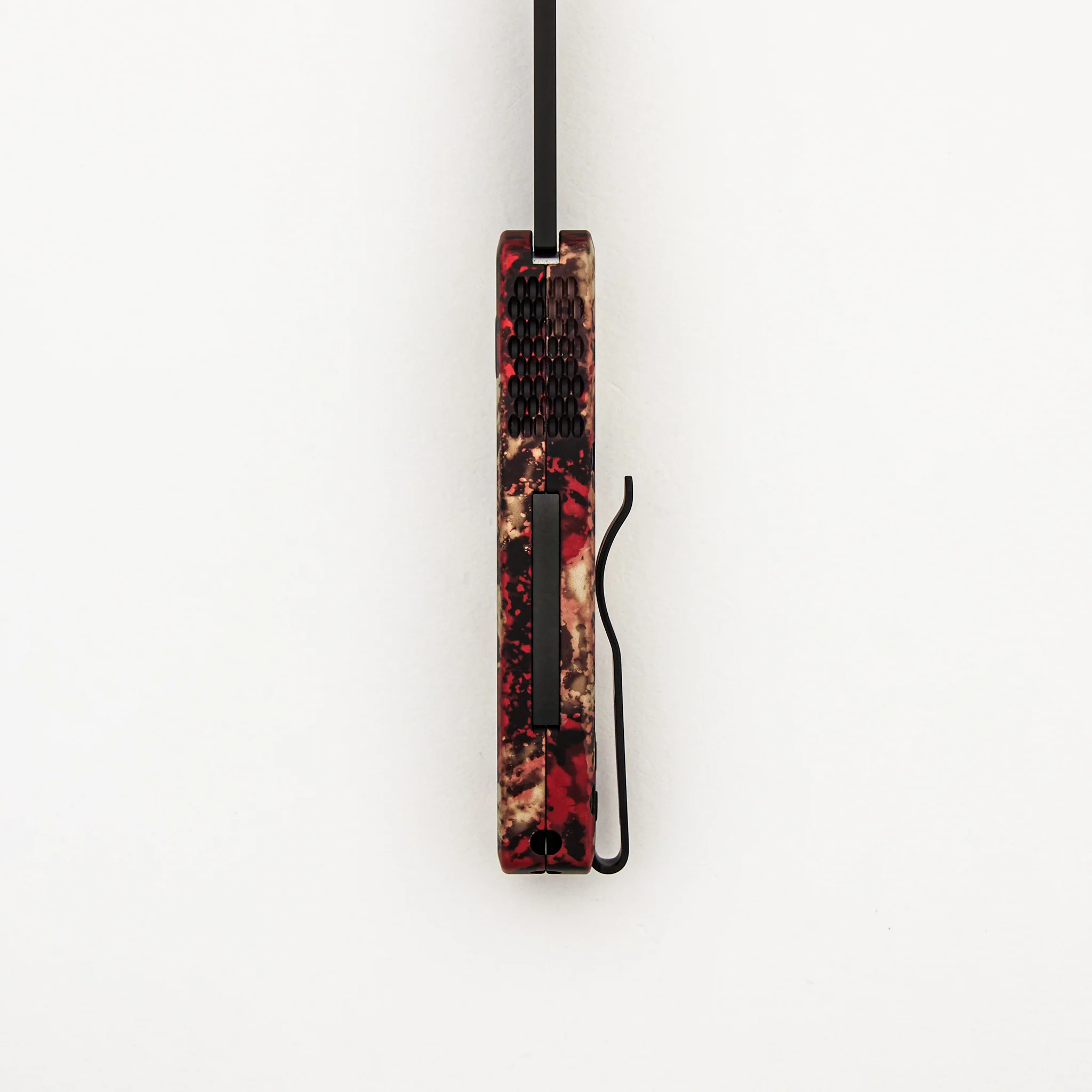 Runt 5 – R5403-CTC - "Crimson Tiger Camo" Anodized Handle - DLC Black MagnaCut Reverse Tanto Blade - Black Lip Pearl Button - Image 7
