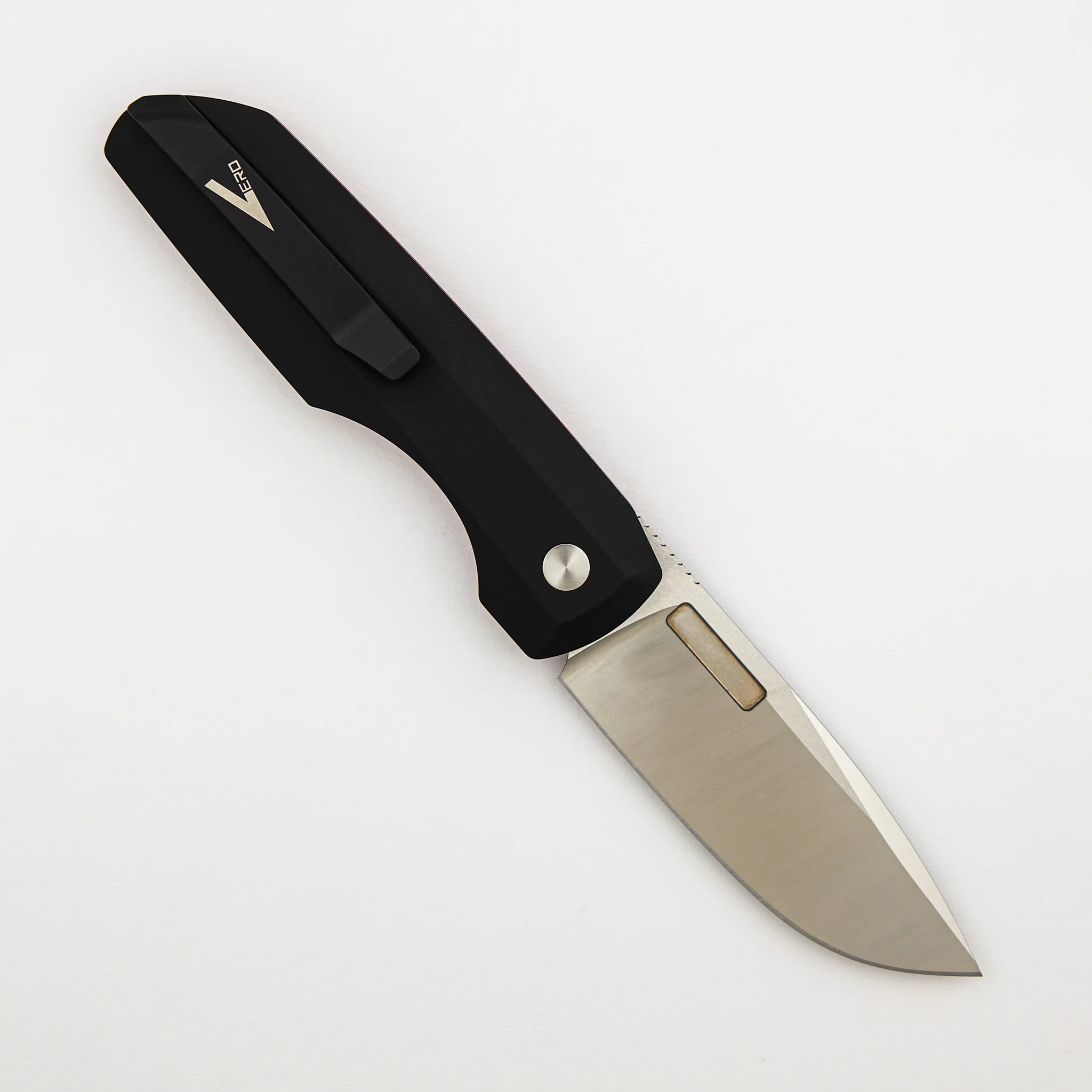 Synapse - CCKSF25.Vero.1 - Red Linen Micarta Lid W/ Black Aluminum Back - Machine Satin MagnaCut Blade (Vero Design) - Image 2